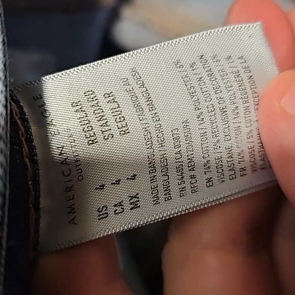 American Eagle size 4 regular high rise stretch mom jeans - Picture 8 of 8
